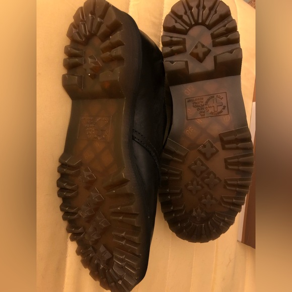 Black Doc Marten Oxford shoe - Picture 2 of 5